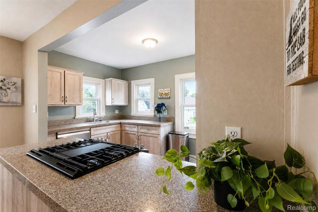20403 Hugh Street, Livonia, MI 48152