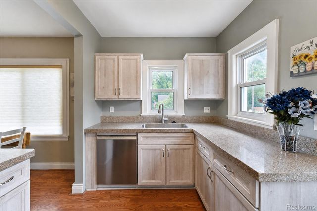 20403 Hugh Street, Livonia, MI 48152