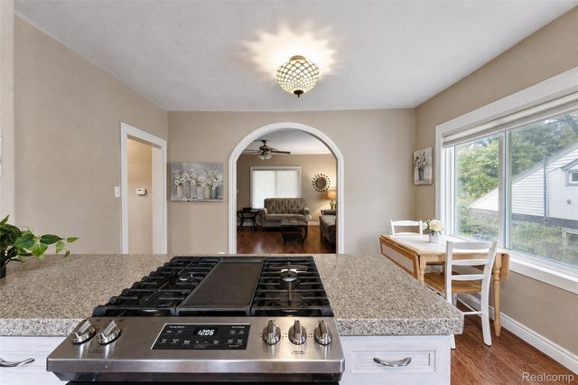 20403 Hugh Street, Livonia, MI 48152