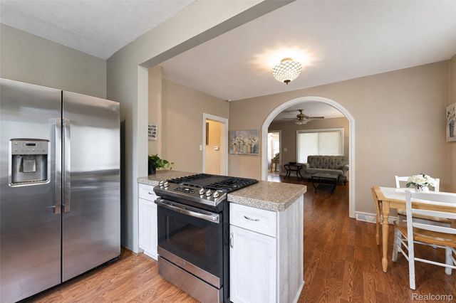 20403 Hugh Street, Livonia, MI 48152