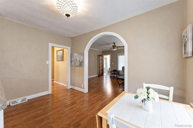 20403 Hugh Street, Livonia, MI 48152