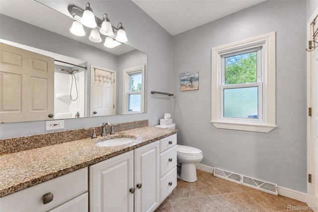 20403 Hugh Street, Livonia, MI 48152