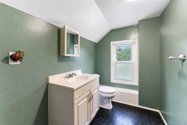 20403 Hugh Street, Livonia, MI 48152