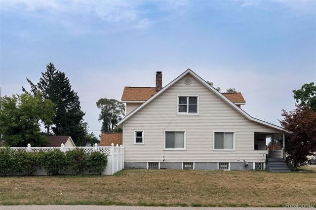 20403 Hugh Street, Livonia, MI 48152
