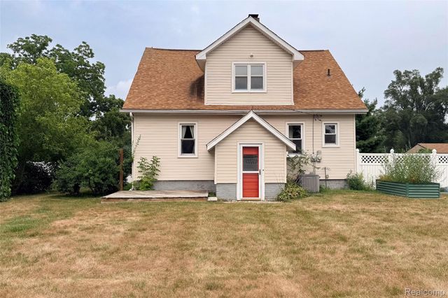 20403 Hugh Street, Livonia, MI 48152