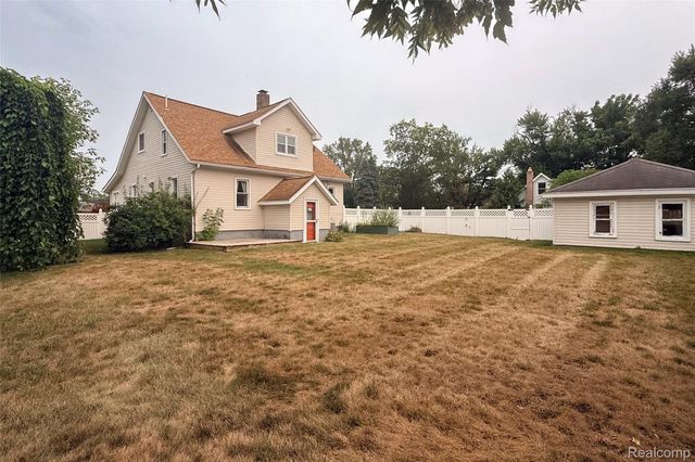 20403 Hugh Street, Livonia, MI 48152
