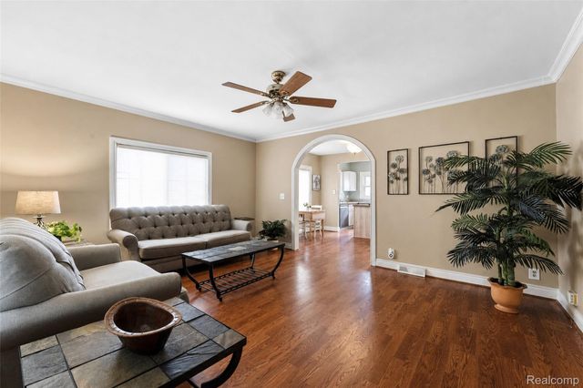 20403 Hugh Street, Livonia, MI 48152