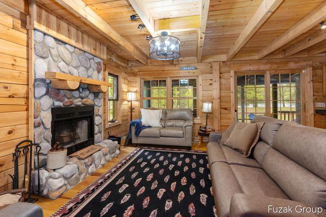 6525 Goshorn Drive, Saugatuck Twp, MI 49453