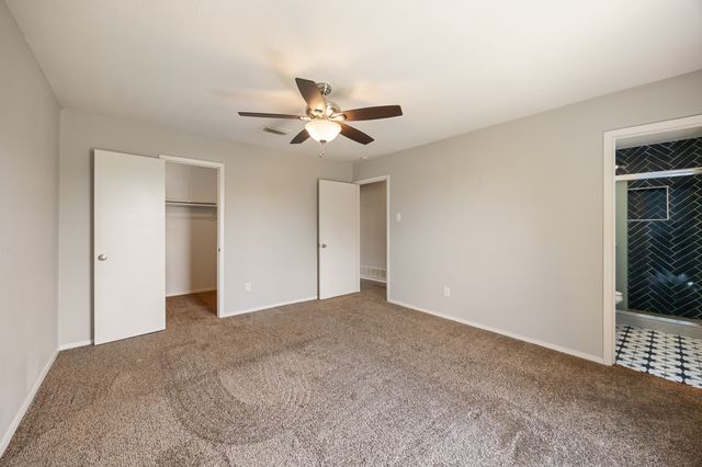 1 E Mountain Lane 33, Grand Prairie, TX 75052