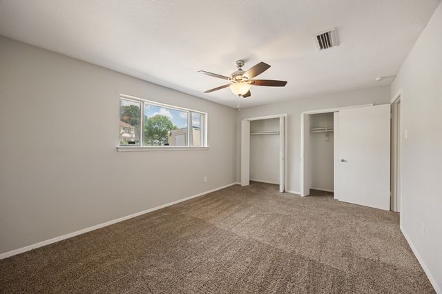 1 E Mountain Lane 33, Grand Prairie, TX 75052