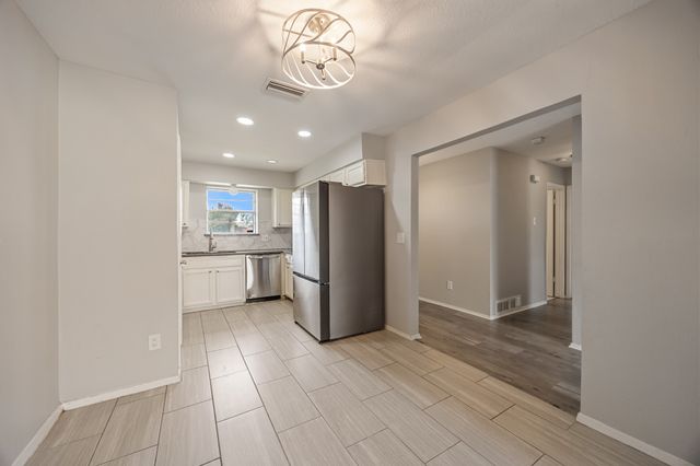 1 E Mountain Lane 33, Grand Prairie, TX 75052