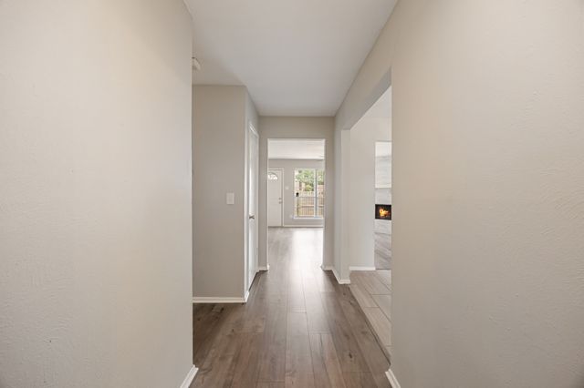 1 E Mountain Lane 33, Grand Prairie, TX 75052