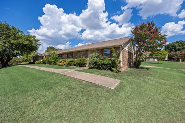 1 E Mountain Lane 33, Grand Prairie, TX 75052