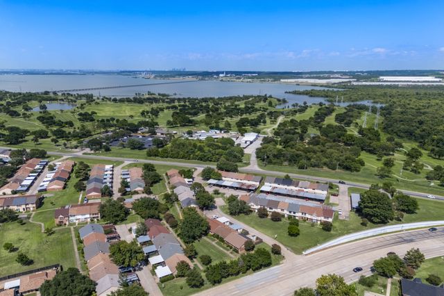 1 E Mountain Lane 33, Grand Prairie, TX 75052