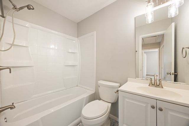 1 E Mountain Lane 33, Grand Prairie, TX 75052