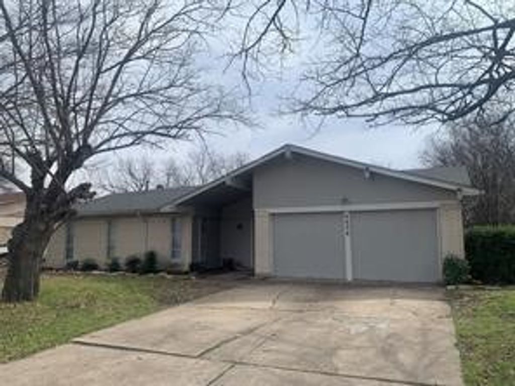 6608 Summertime Lane, Watauga, TX 76148