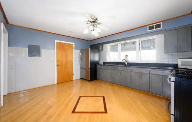 1800 S Austin Boulevard 3, Cicero, IL 60804