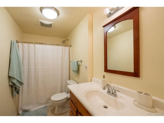 905 Pawnee St, Strasburg, CO 80136