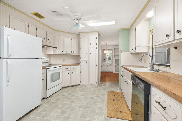 6710 36TH AVENUE E 241, Palmetto, FL 34221