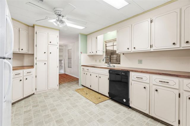 6710 36TH AVENUE E 241, Palmetto, FL 34221