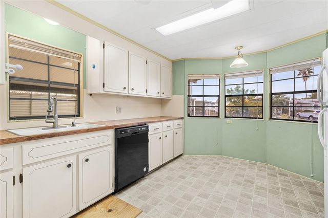 6710 36TH AVENUE E 241, Palmetto, FL 34221