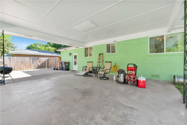 602 Lawndale Drive, Springdale, AR 72764