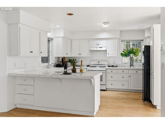 357 W 37TH Ave, Eugene, OR 97405