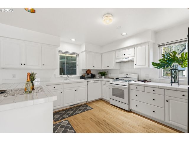 357 W 37TH Ave, Eugene, OR 97405