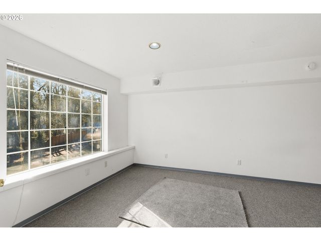 357 W 37TH Ave, Eugene, OR 97405