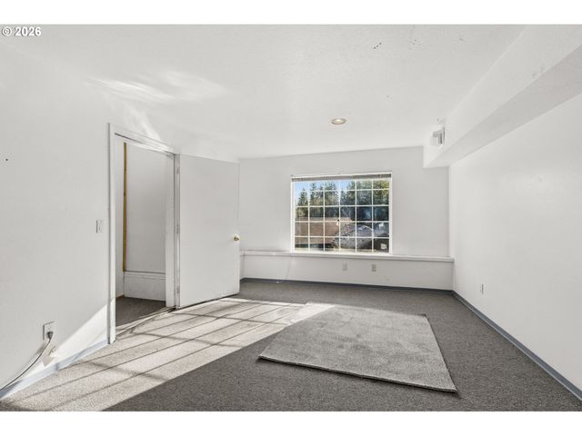 357 W 37TH Ave, Eugene, OR 97405