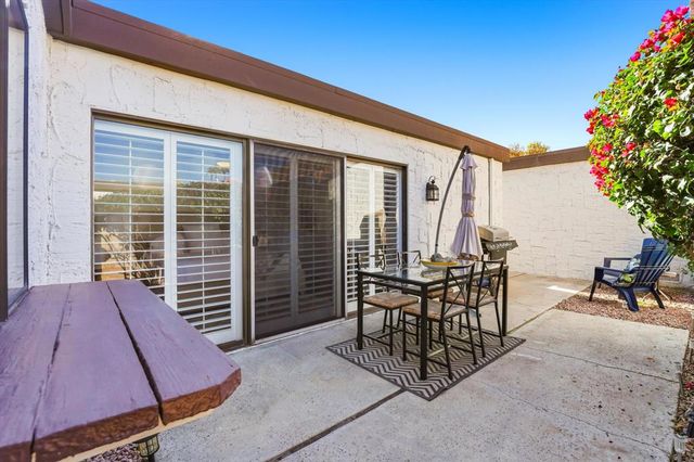 2367 S Gene Autry Trail B, Palm Springs, CA 92264