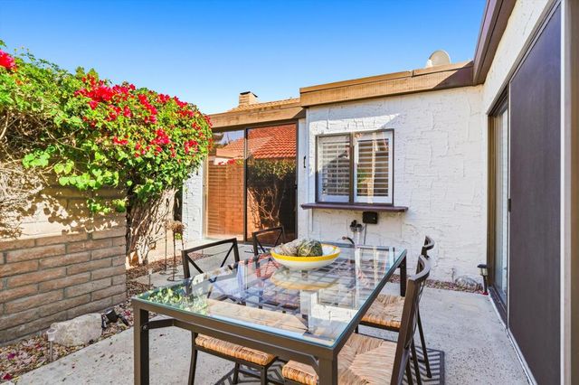 2367 S Gene Autry Trail B, Palm Springs, CA 92264