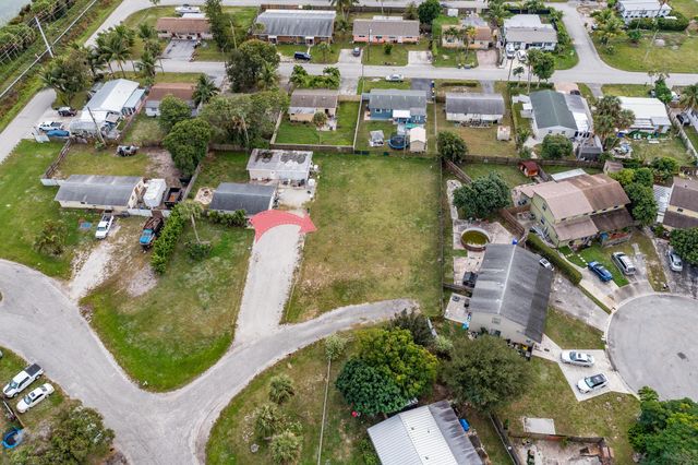 000 Uranus Terrace, West Palm Beach, FL 33403