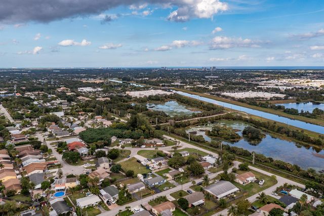 000 Uranus Terrace, West Palm Beach, FL 33403