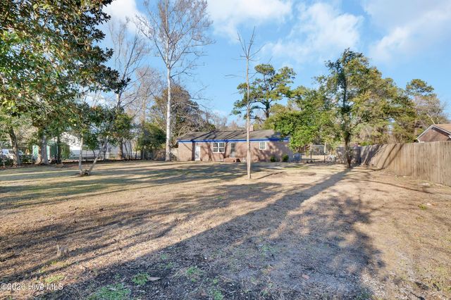 3533 Middle Sound Loop Road, Wilmington, NC 28411