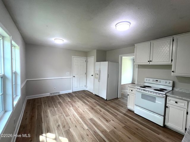 3533 Middle Sound Loop Road, Wilmington, NC 28411