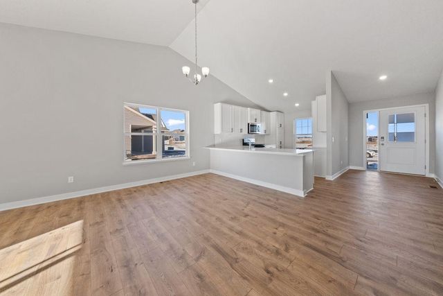1656 Shasta Drive, Shakopee, MN 55379