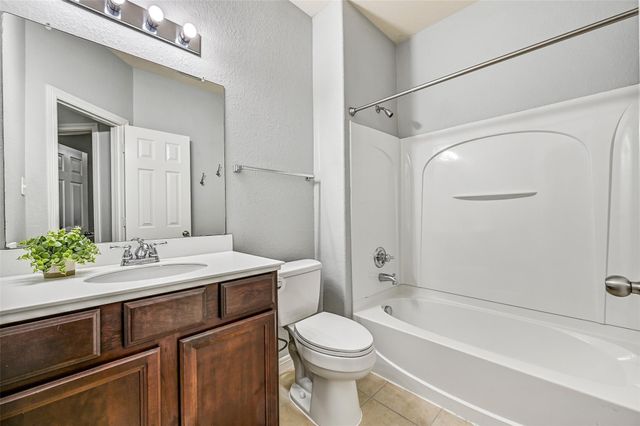 409 Abbey Lane, League City, TX 77573
