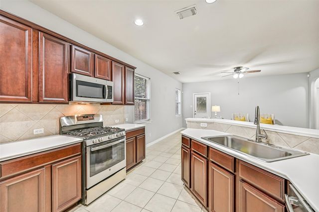 409 Abbey Lane, League City, TX 77573