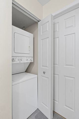 1725 Pickwick Lane, Glenview, IL 60026