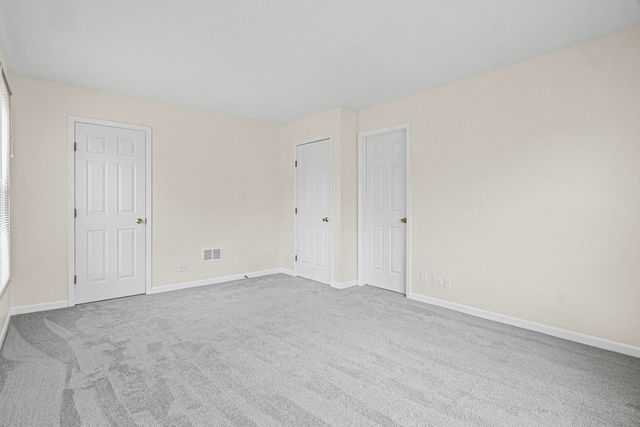 1725 Pickwick Lane, Glenview, IL 60026