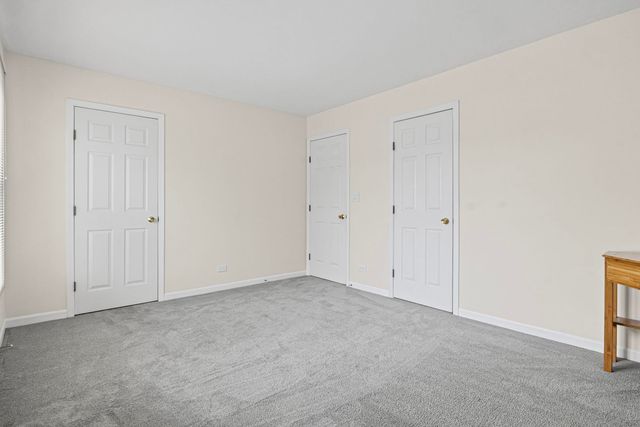 1725 Pickwick Lane, Glenview, IL 60026