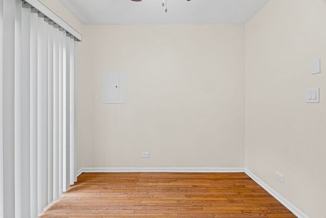 1725 Pickwick Lane, Glenview, IL 60026