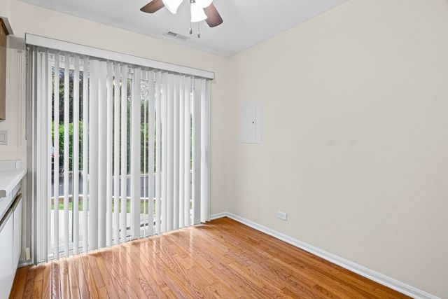 1725 Pickwick Lane, Glenview, IL 60026