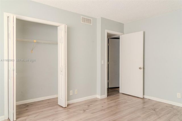 16431 Blatt Blvd 103, Weston, FL 33326