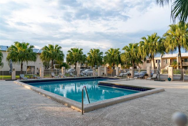 16431 Blatt Blvd 103, Weston, FL 33326