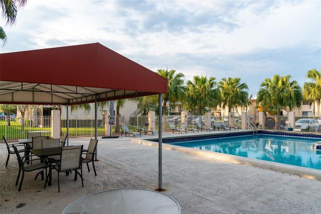 16431 Blatt Blvd 103, Weston, FL 33326