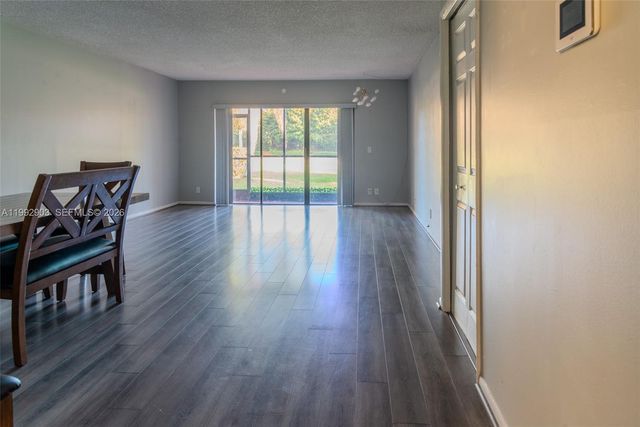 16431 Blatt Blvd 103, Weston, FL 33326