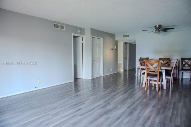 16431 Blatt Blvd 103, Weston, FL 33326