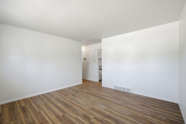 1360 Woodglen Avenue, Ypsilanti, MI 48198